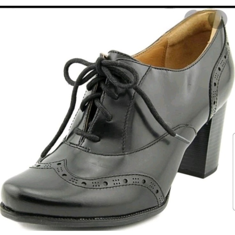 Clarks Ciera Pier Black Leather Victorian Wingtip Ankle Bootie Boot 7.5 M